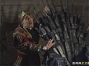 Daenerys Targaryen gets drilled by Jon Snow on the iron Throne